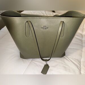 Coach Military Green Pebbled Leather Tote EUC